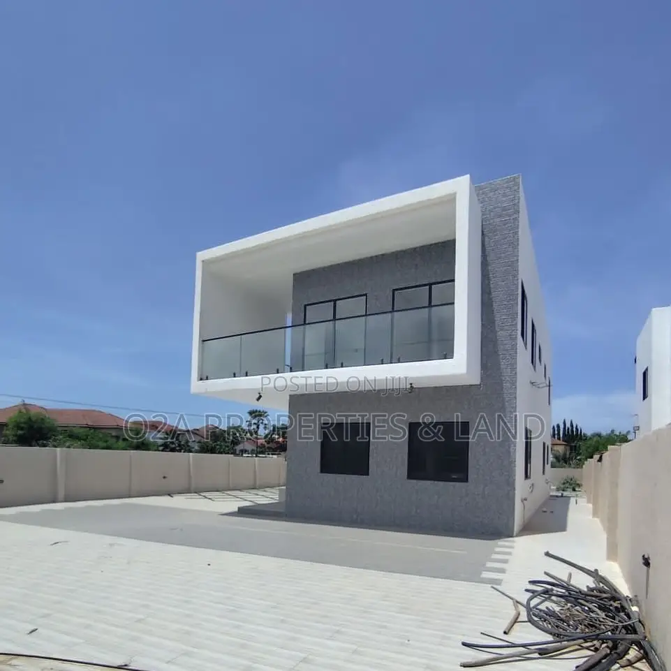 4bdrm House in East Legon, Bawaleshie for sale in Bawaleshie