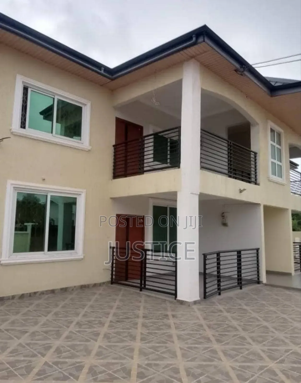 12bdrm Apartment in Com 18 Spintex for sale in Spintex