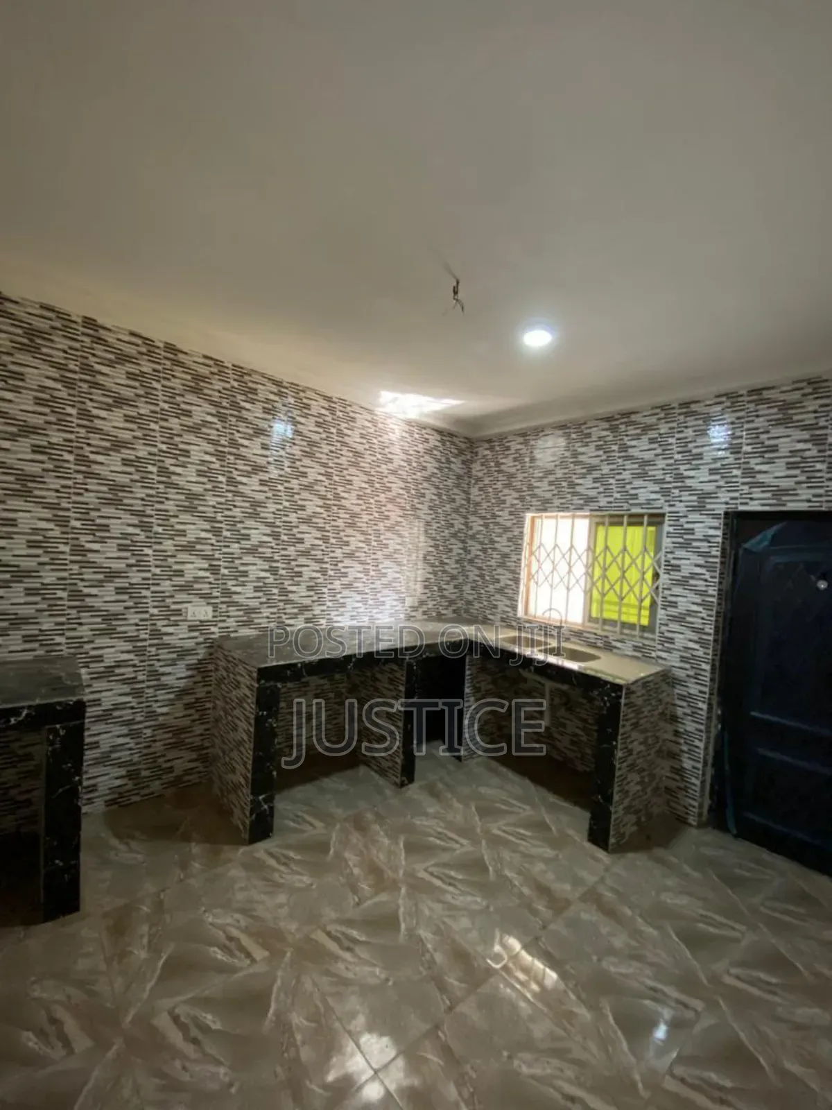 12bdrm Apartment in Com 18 Spintex for sale in Spintex