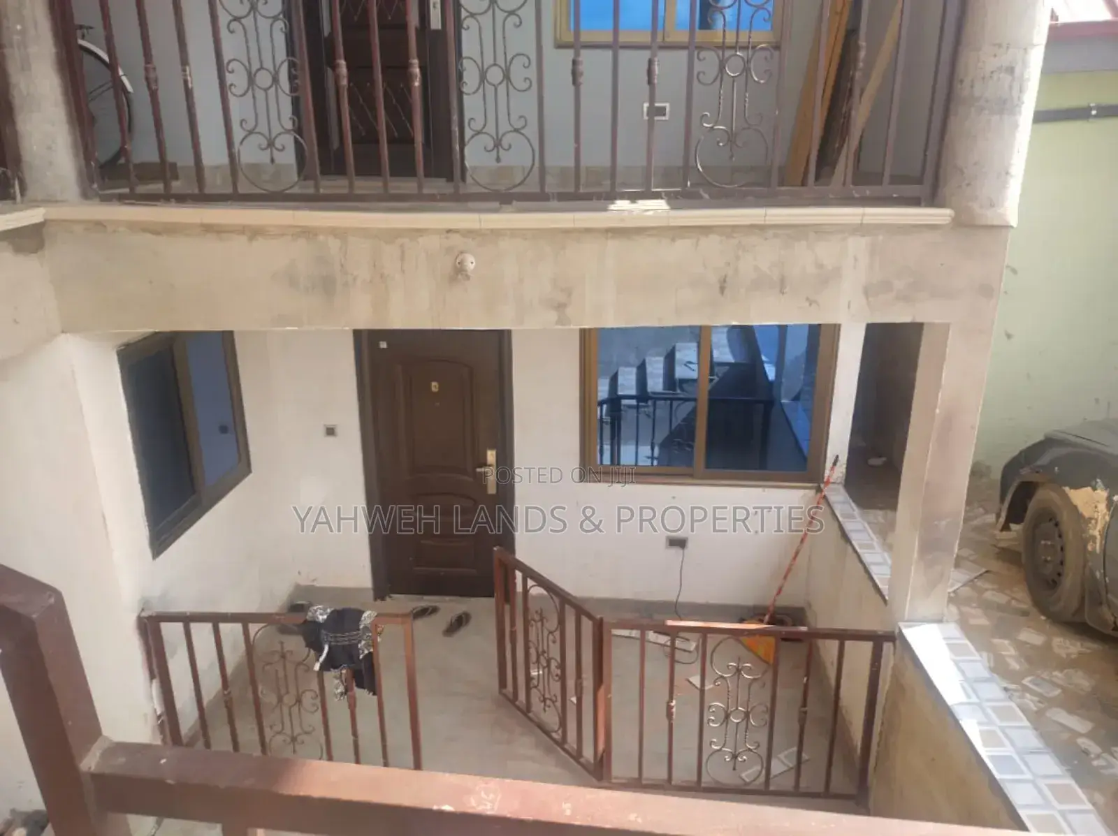 9bdrm House in Kumasi Metropolitan for sale in Kumasi Metropolitan