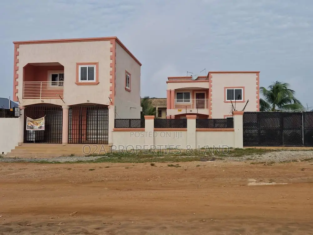 5bdrm House in Kasoa Estate, Awutu Senya East Municipal for sale in Awutu Senya East Municipal