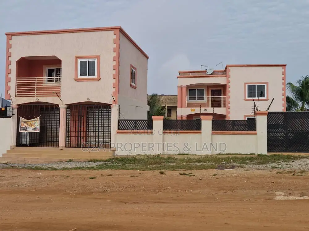 5bdrm House in Kasoa Estate, Awutu Senya East Municipal for sale in Awutu Senya East Municipal