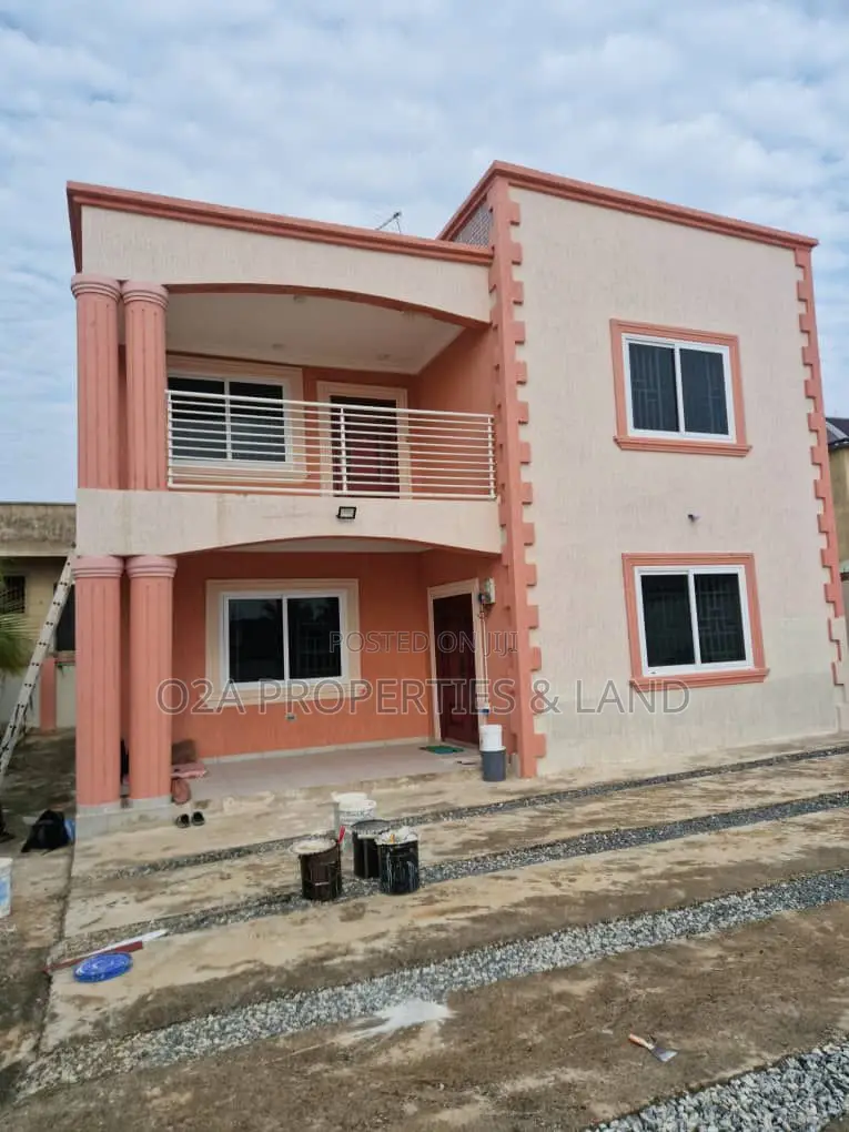 5bdrm House in Kasoa Estate, Awutu Senya East Municipal for sale in Awutu Senya East Municipal