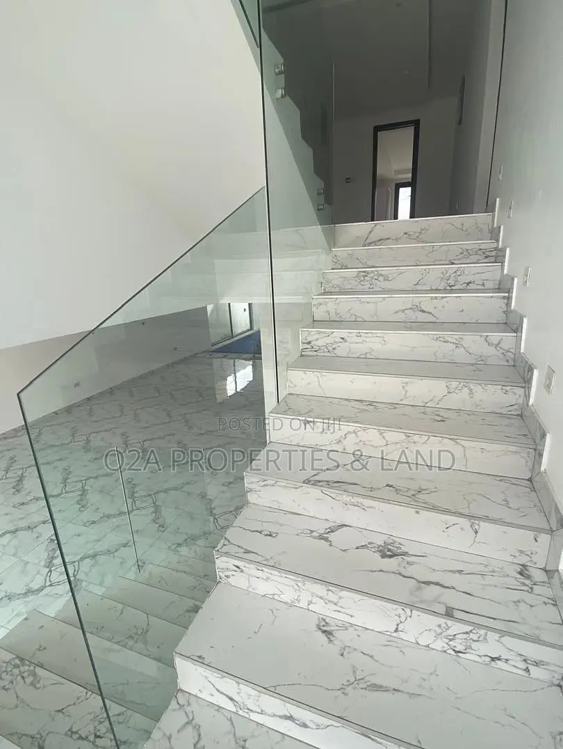 4bdrm House in East Legon, American House for sale in American House