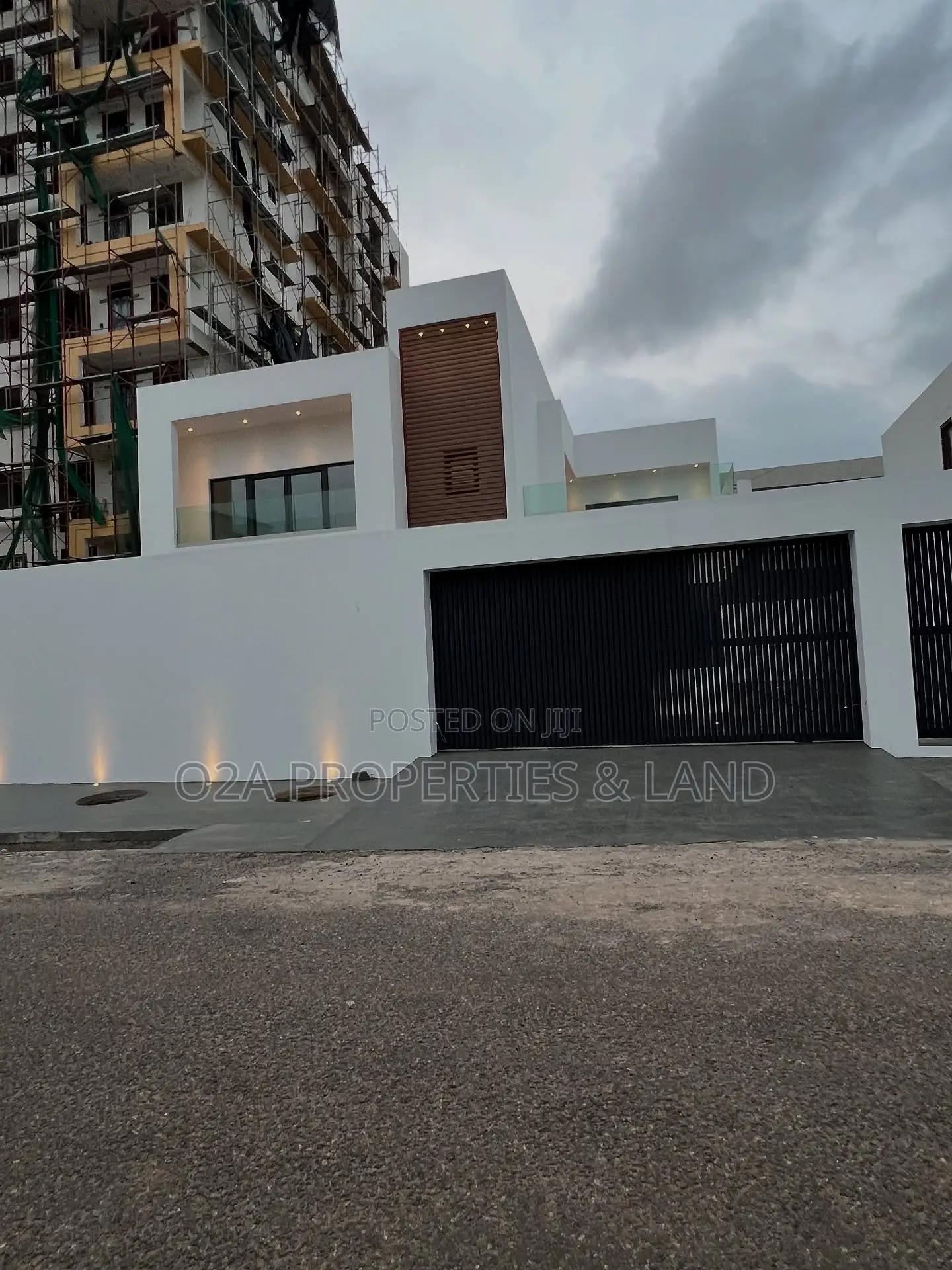 4bdrm House in East Legon, American House for sale in American House