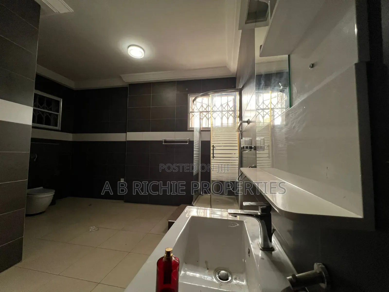 6bdrm Mansion in Ab Richie Properties, East Legon for sale in East Legon