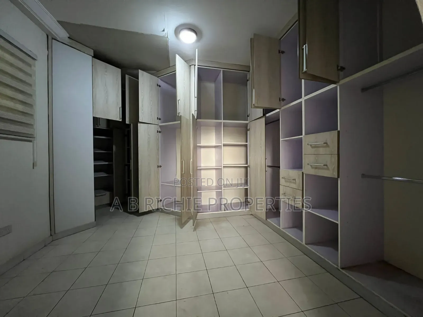 6bdrm Mansion in Ab Richie Properties, East Legon for sale in East Legon