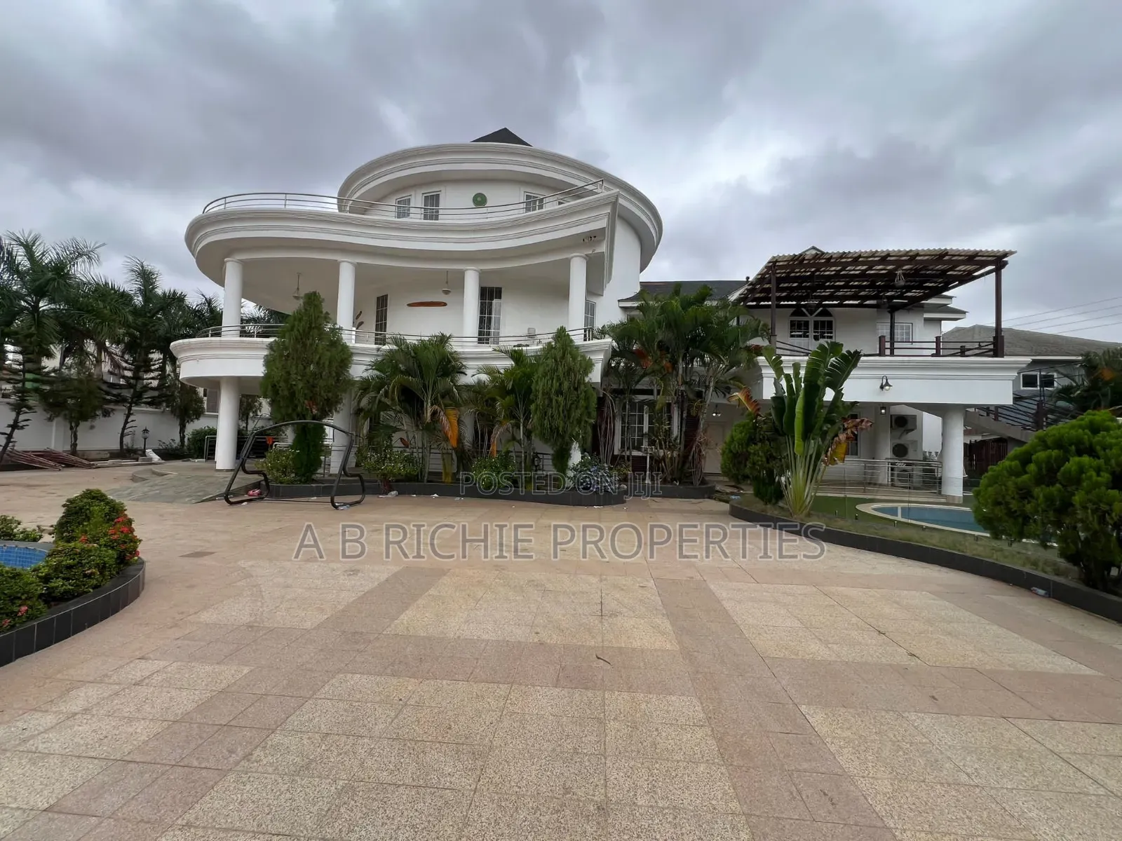 6bdrm Mansion in Ab Richie Properties, East Legon for sale in East Legon