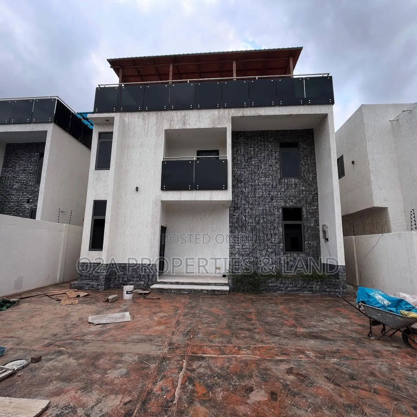 5bdrm House in East Legon, Bawaleshie for sale in Bawaleshie