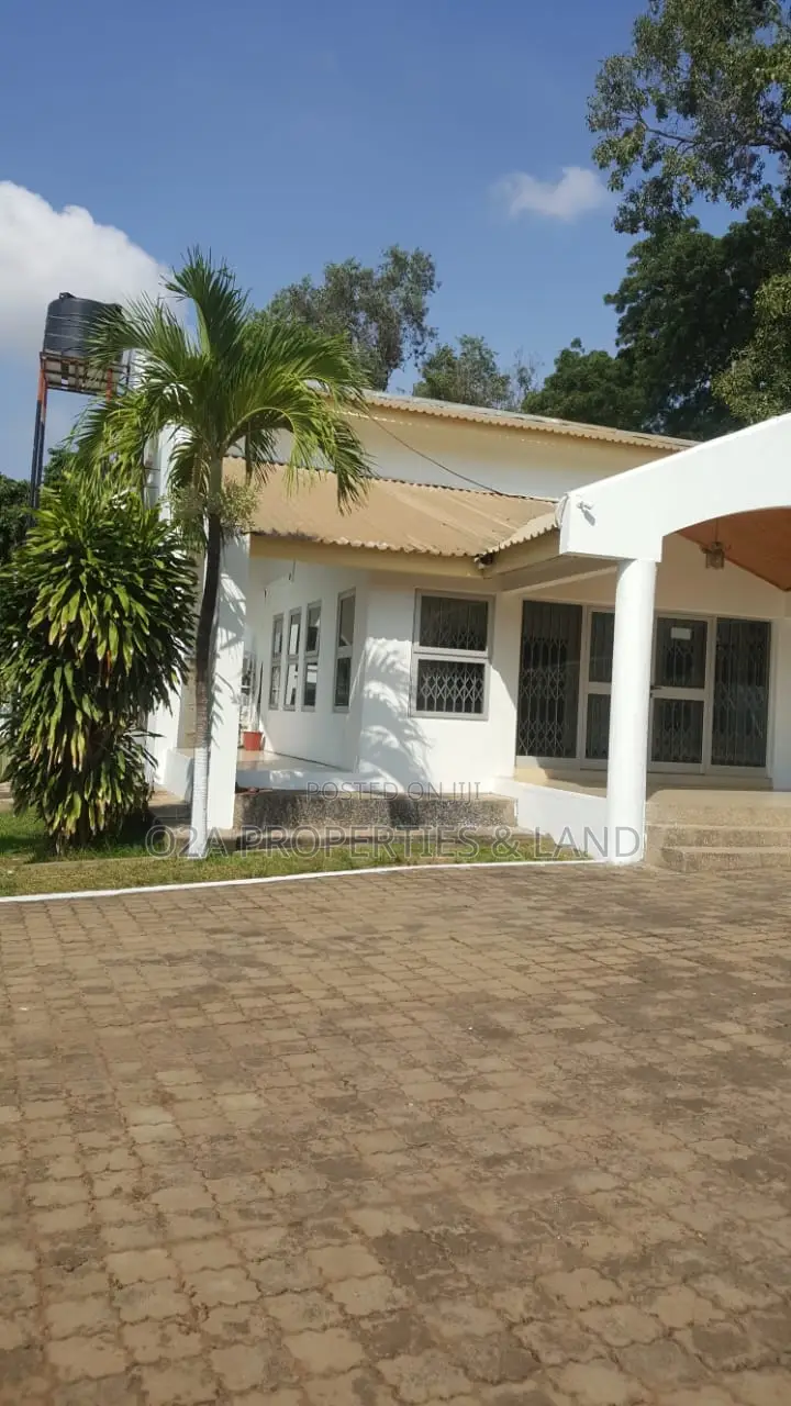 4bdrm House in Cantonment, Acquinas for rent in Acquinas