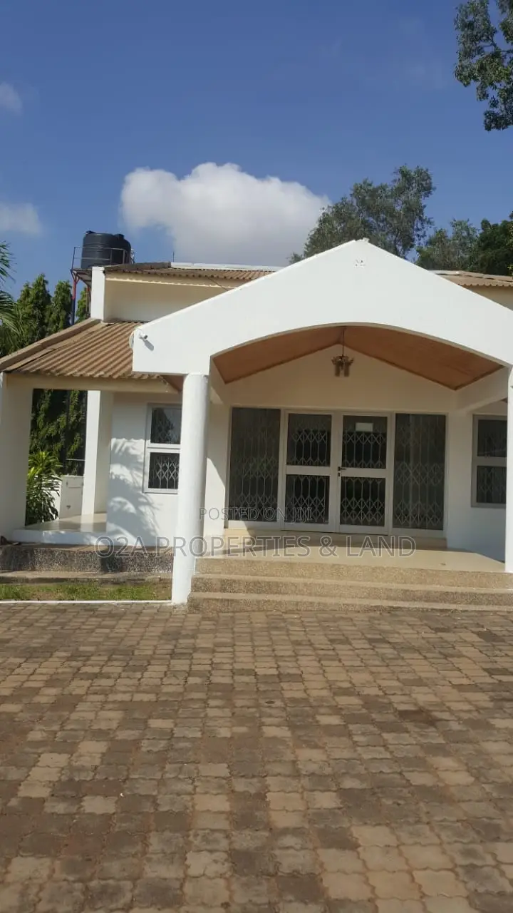 4bdrm House in Cantonment, Acquinas for rent in Acquinas