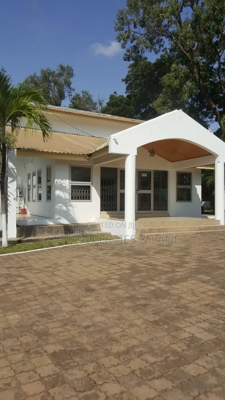 4bdrm House in Cantonment, Acquinas for rent in Acquinas
