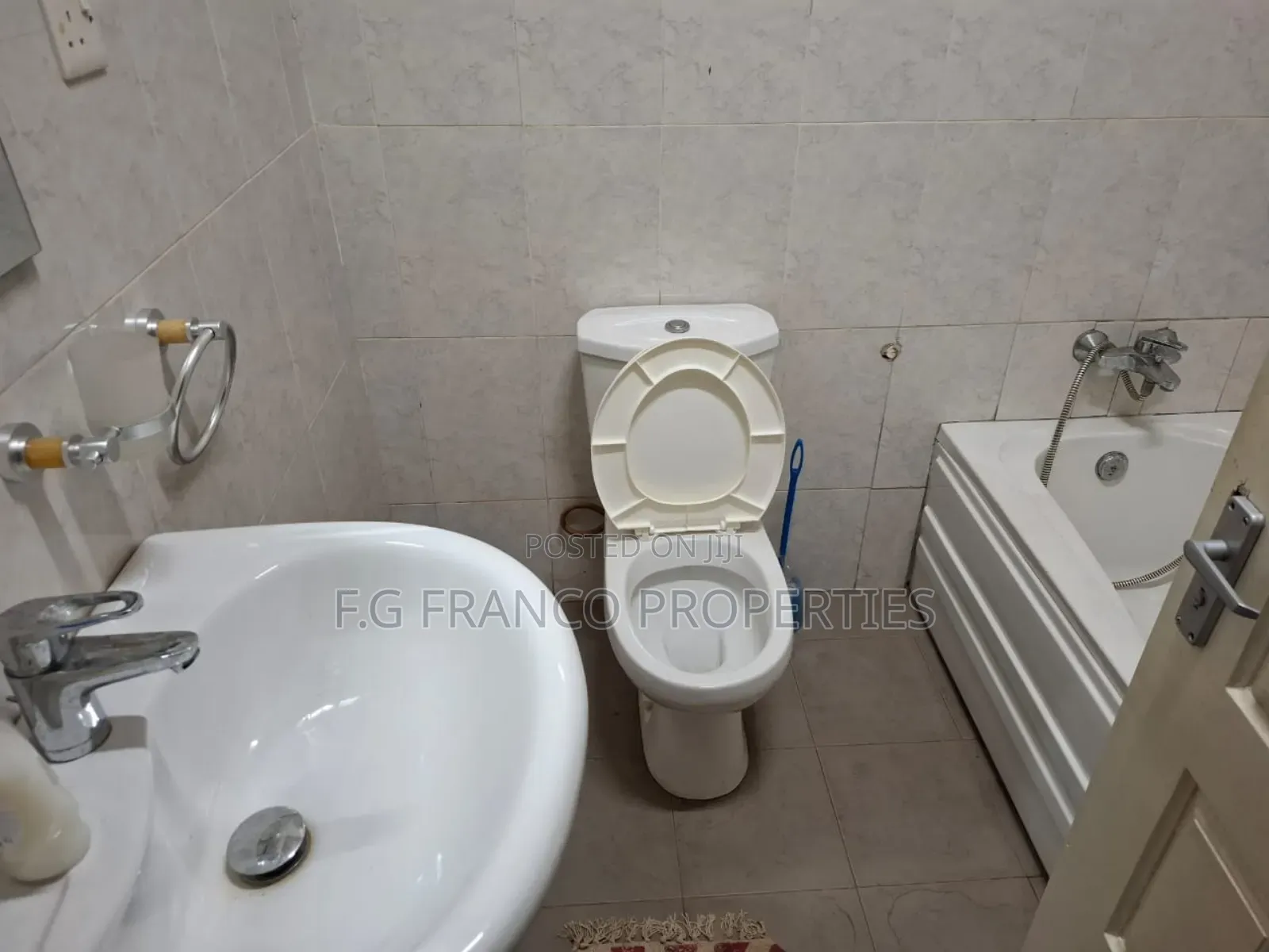 Furnished 3bdrm House in Kg Franco Properties, Sakumono for rent in Sakumono