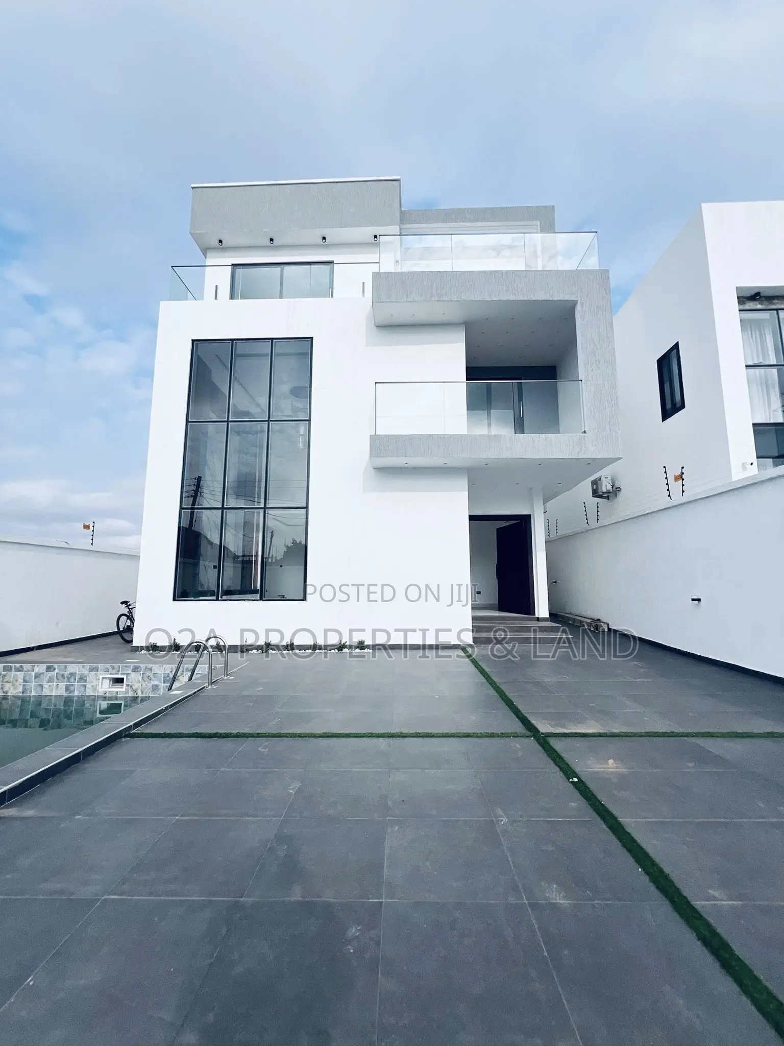 4bdrm House in Ashaley Botwe , for sale in School Junction