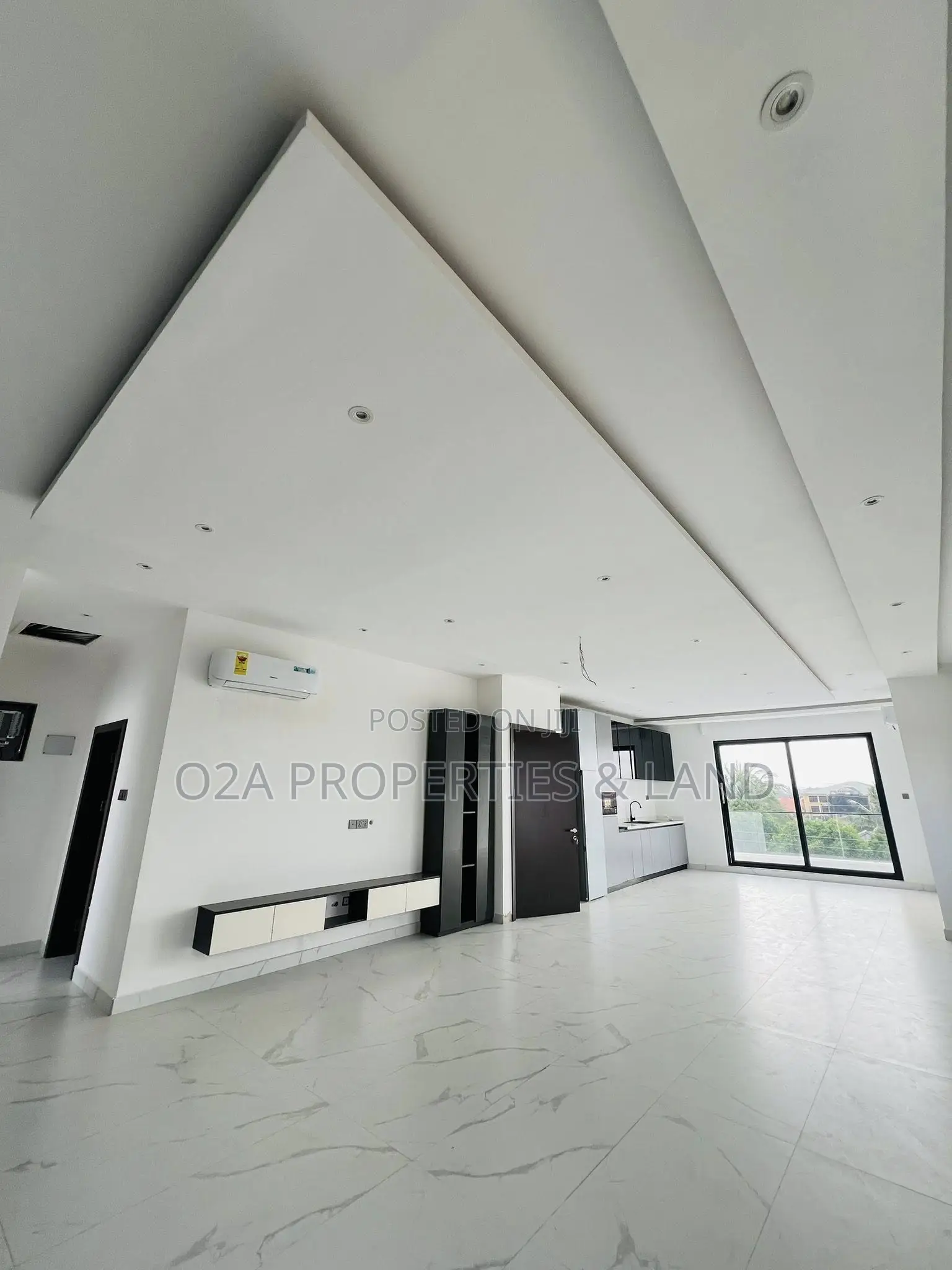 4bdrm House in Ashaley Botwe , for sale in School Junction