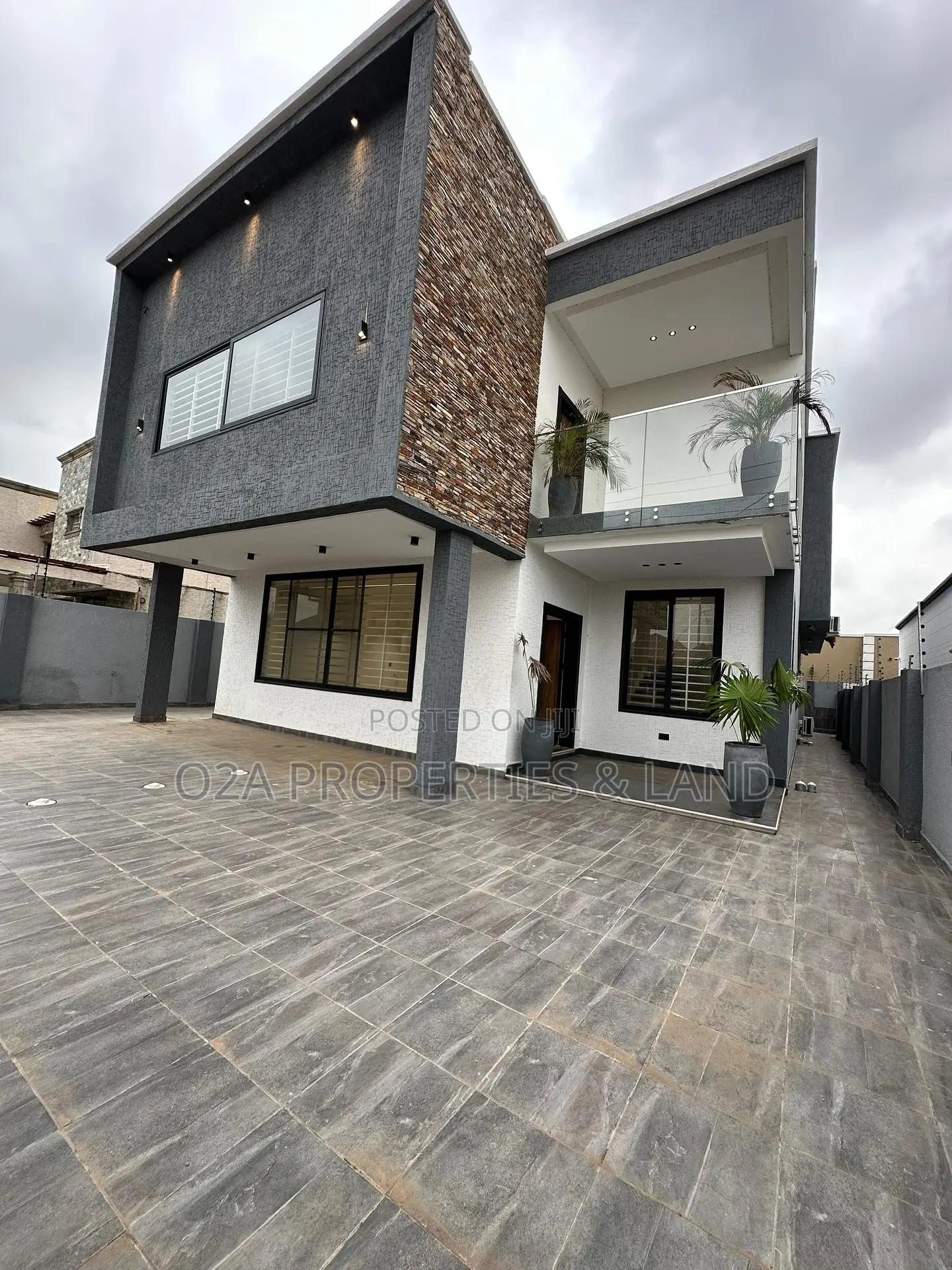 4bdrm House in Lakeside for sale in Lake Side Estate