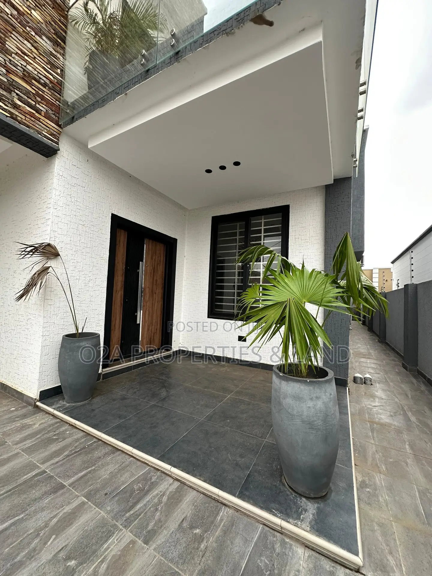 4bdrm House in Lakeside for sale in Lake Side Estate