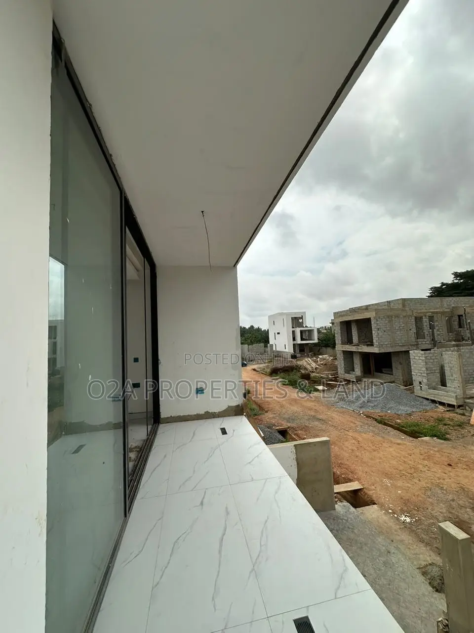 4bdrm House in Adenta, Barrier for sale in Barrier