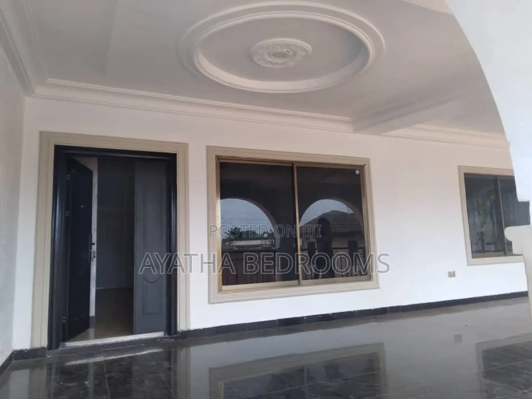 3bdrm House in Ayathar Bedroom, New Town for rent in New Town