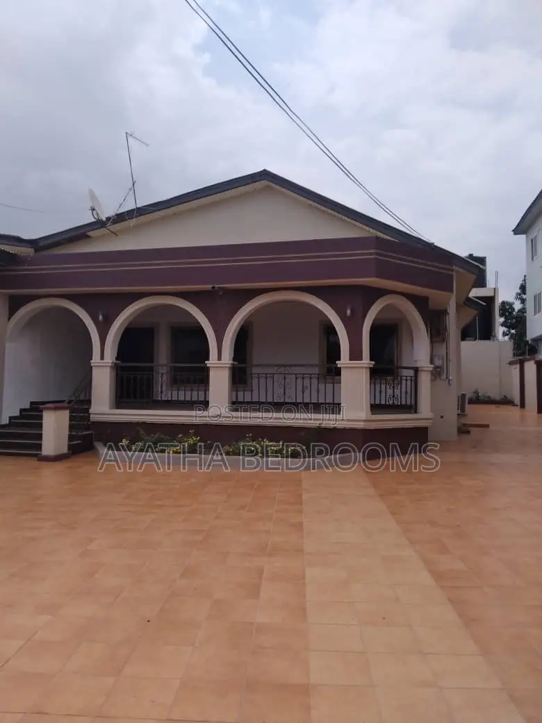 3bdrm House in Ayathar Bedroom, New Town for rent in New Town