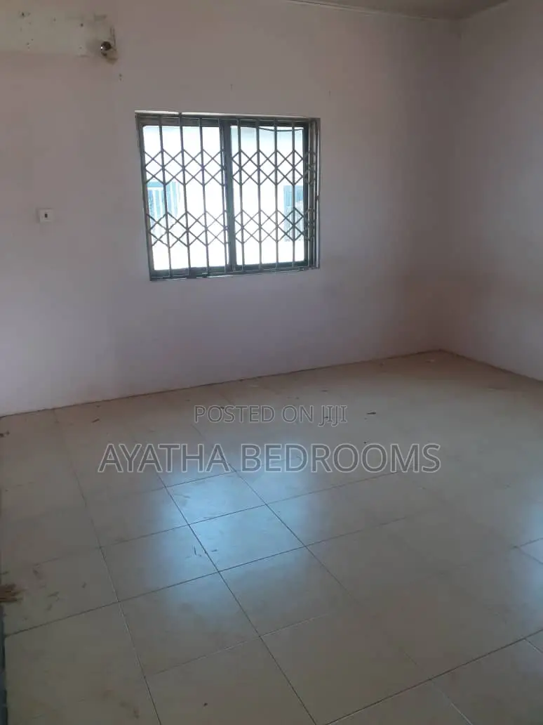 3bdrm House in Ayathar Bedroom, New Town for rent in New Town