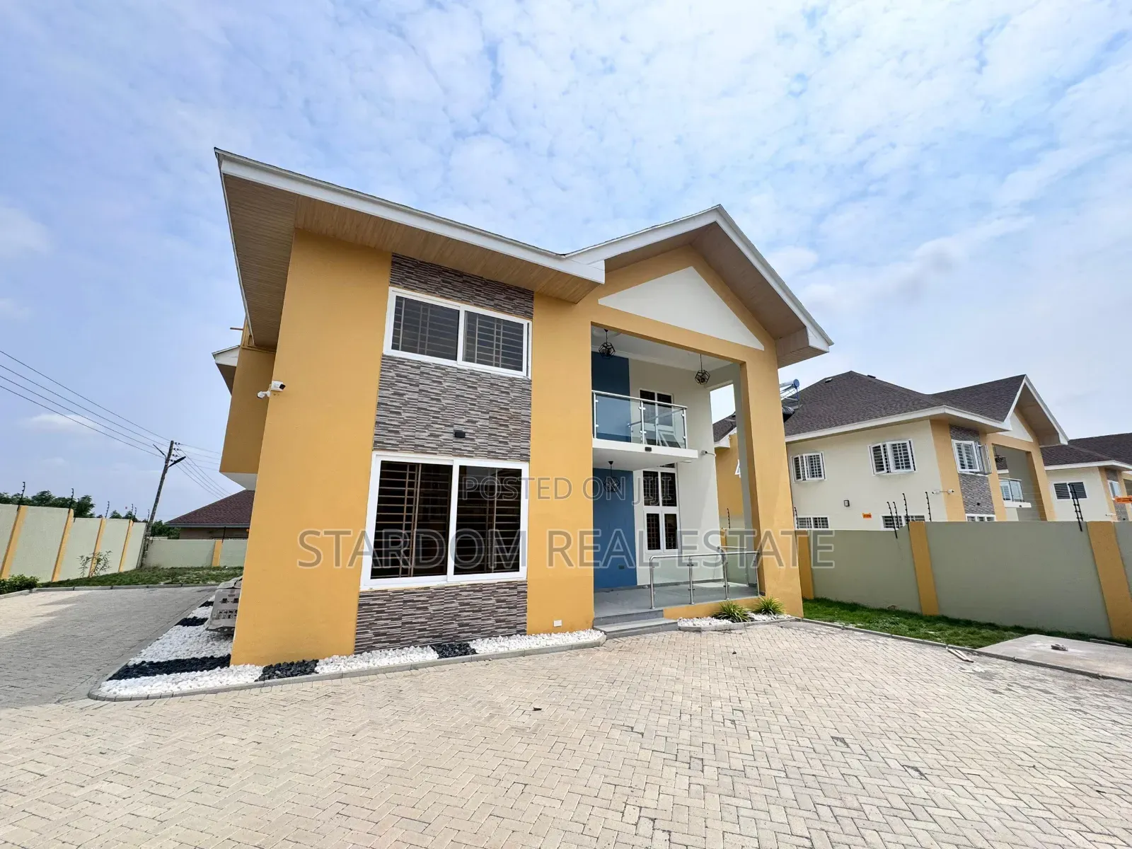 4bdrm Duplex in Lakeside Estate for rent in Lake Side Estate