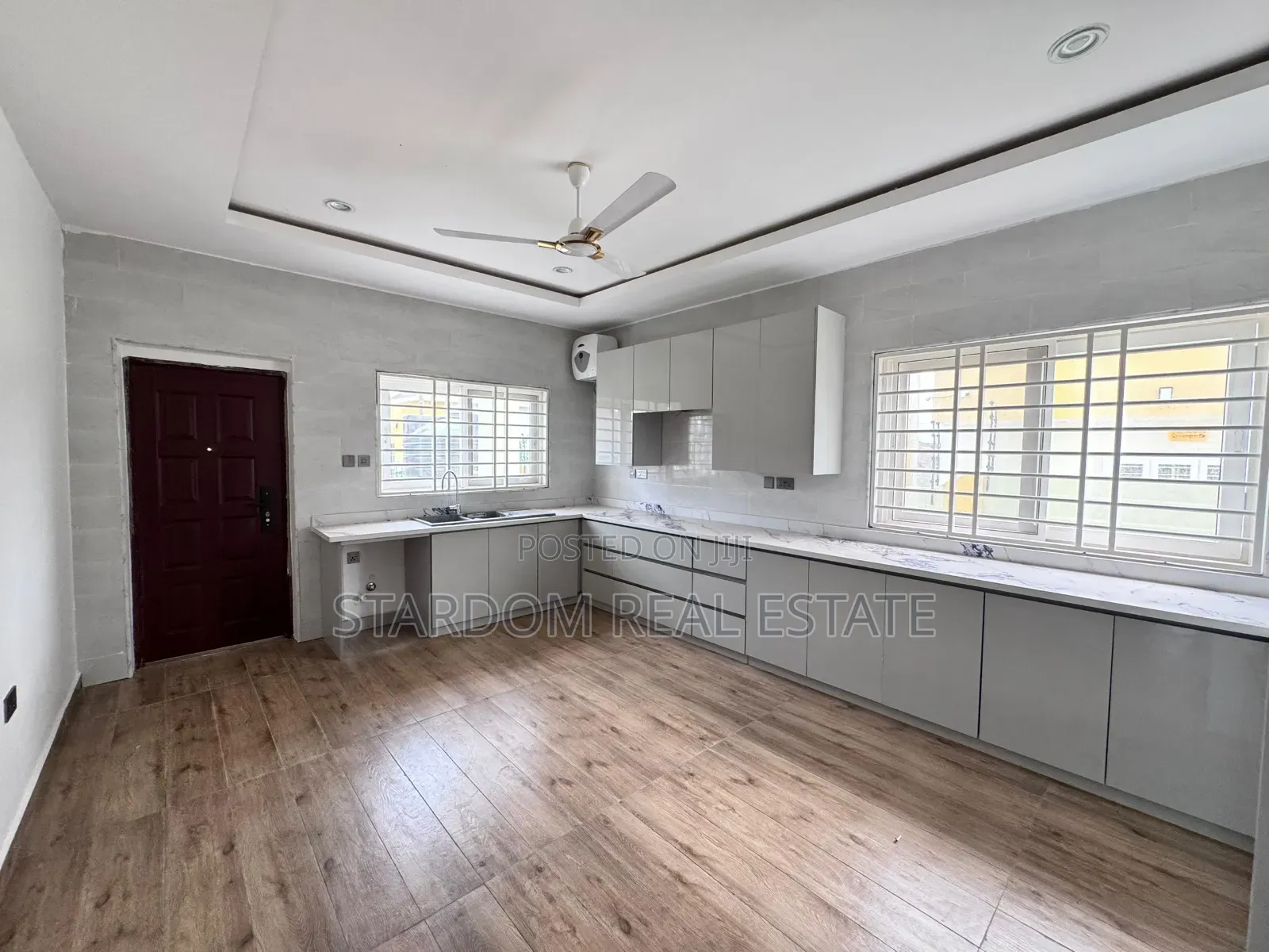 4bdrm Duplex in Lakeside Estate for rent in Lake Side Estate