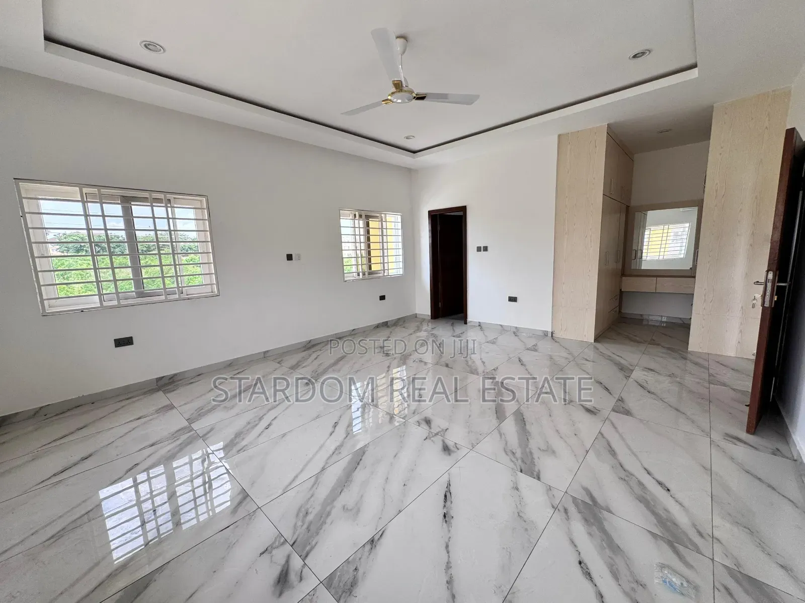 4bdrm Duplex in Lakeside Estate for rent in Lake Side Estate