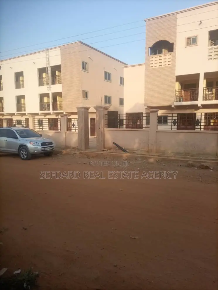 20bdrm Apartment in Amasaman for sale in Amasaman