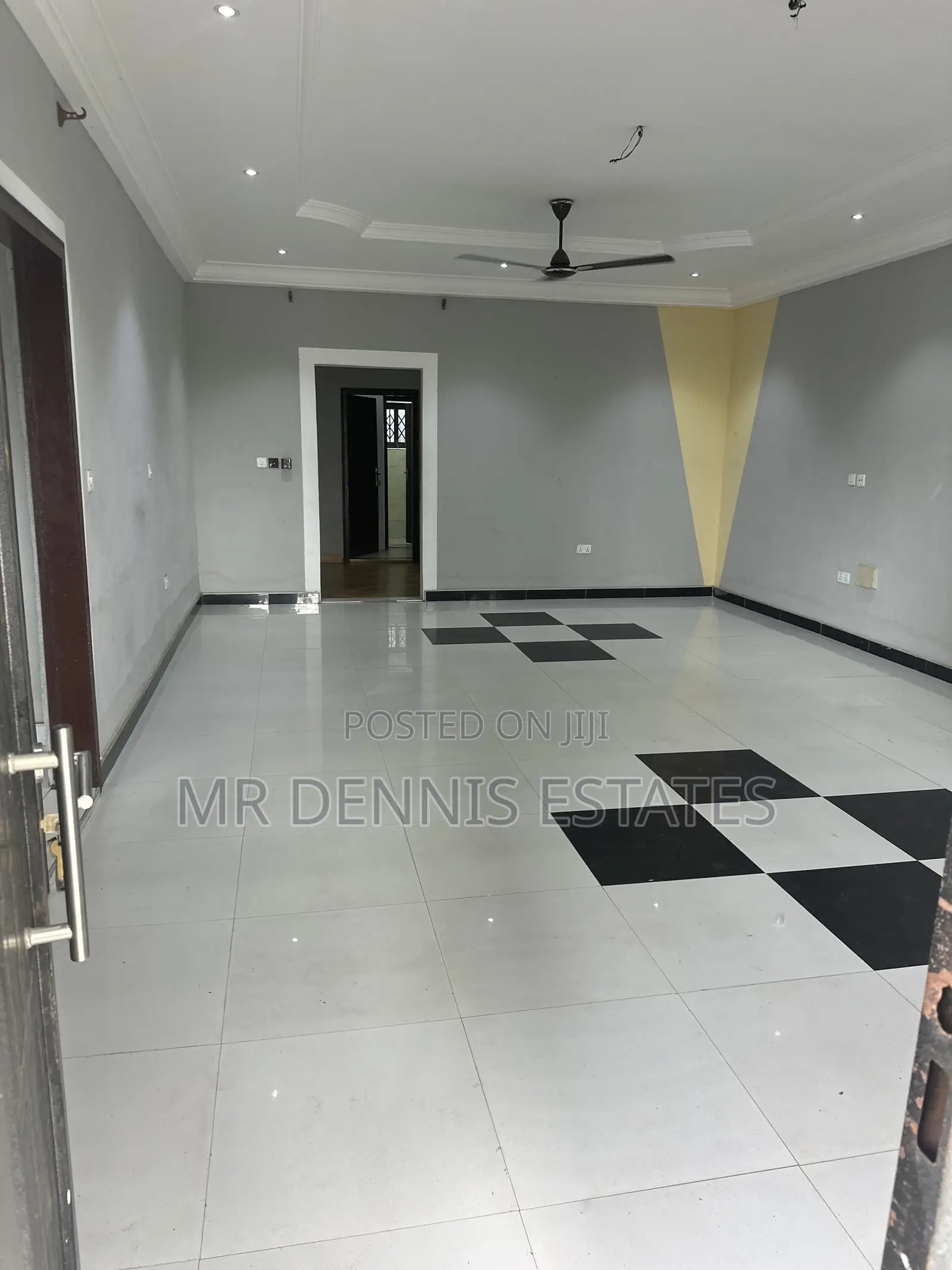 4bdrm House in Westhills Mall for rent in West Hills Mall Area
