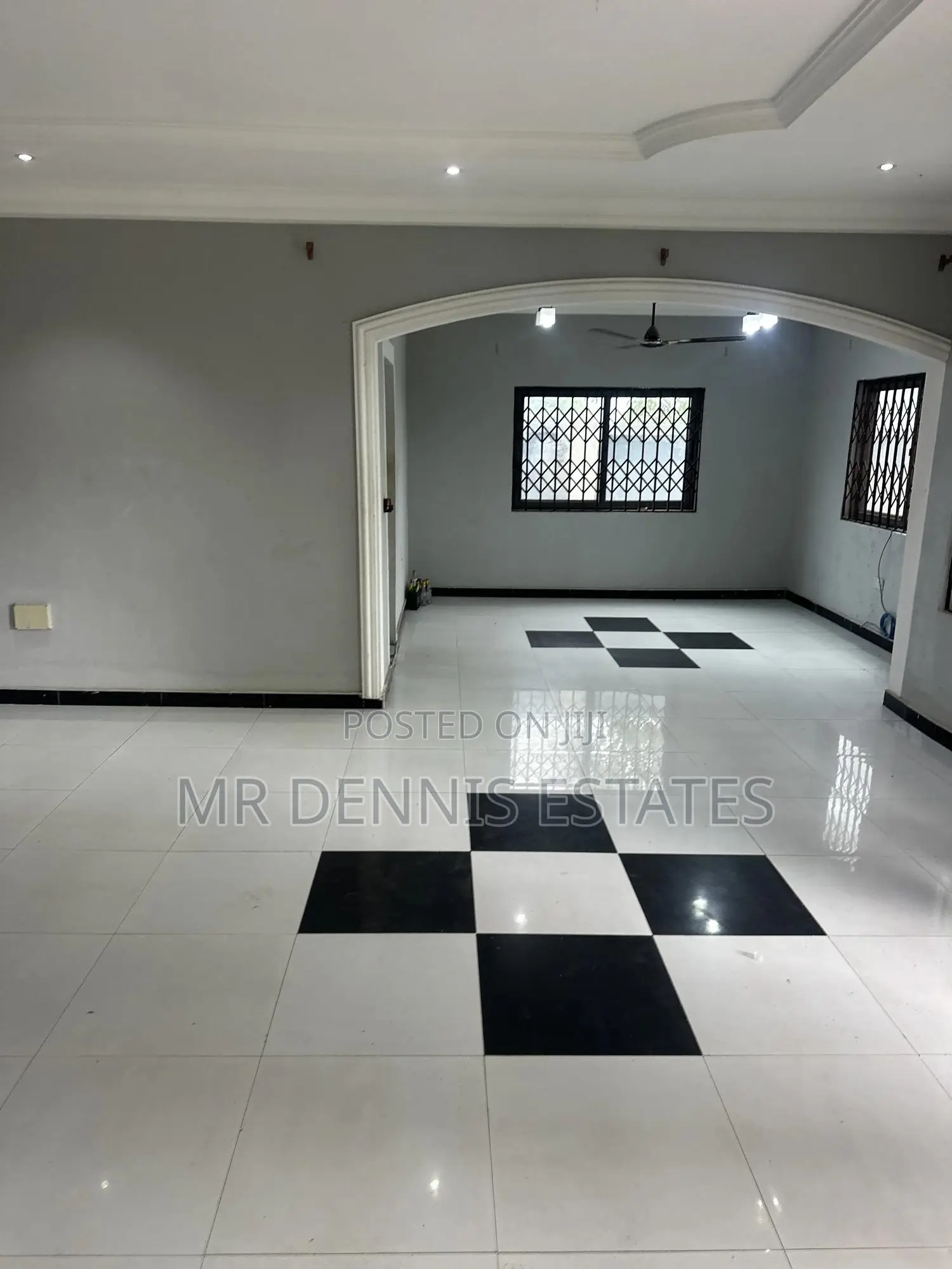 4bdrm House in Westhills Mall for rent in West Hills Mall Area