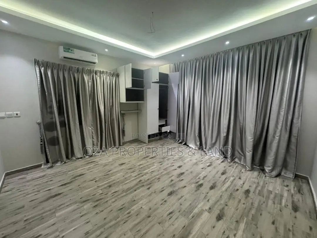 4bdrm House in Pokuase Acp Estate for sale in Pokuase