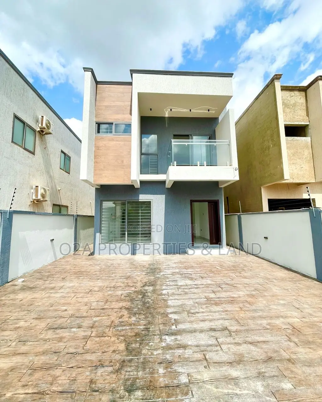 4bdrm House in Oyarifa, Ghana Flag for sale in Ghana Flag
