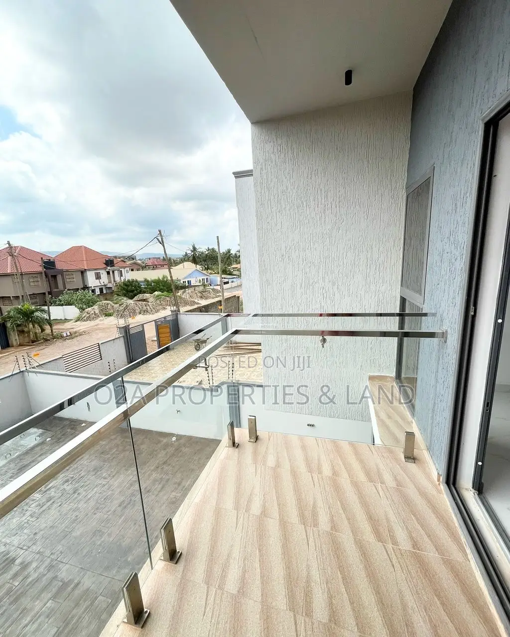 4bdrm House in Oyarifa, Ghana Flag for sale in Ghana Flag