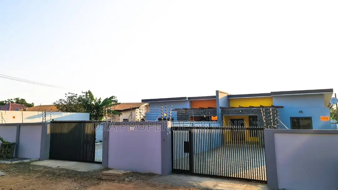 3bdrm House in Tema Golfcity, Community 25 for sale in Community 25