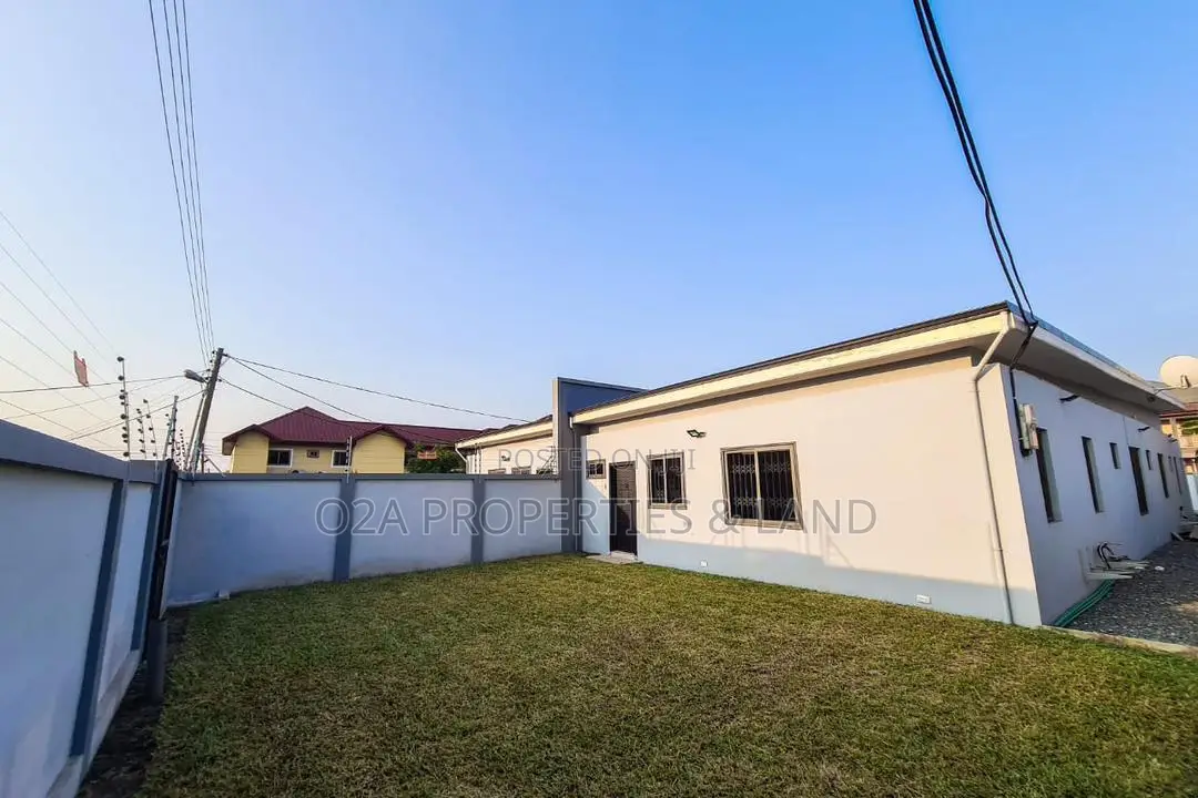 3bdrm House in Tema Golfcity, Community 25 for sale in Community 25