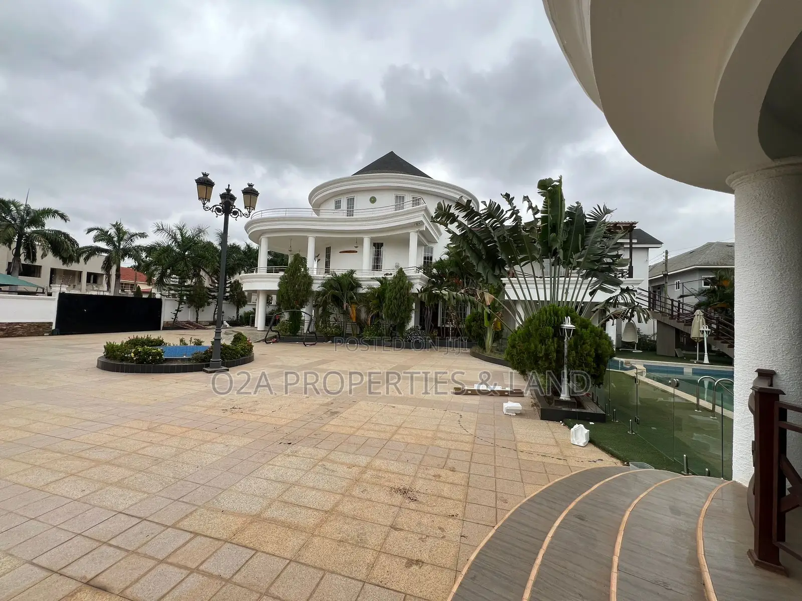 6bdrm House in East Legon, Bawaleshie for sale in Bawaleshie