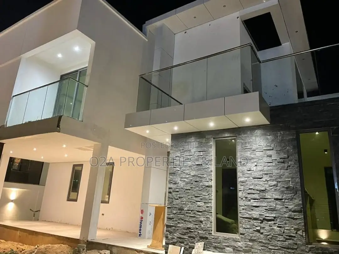 5bdrm House in Airport Hills for sale in Airport Residential Area