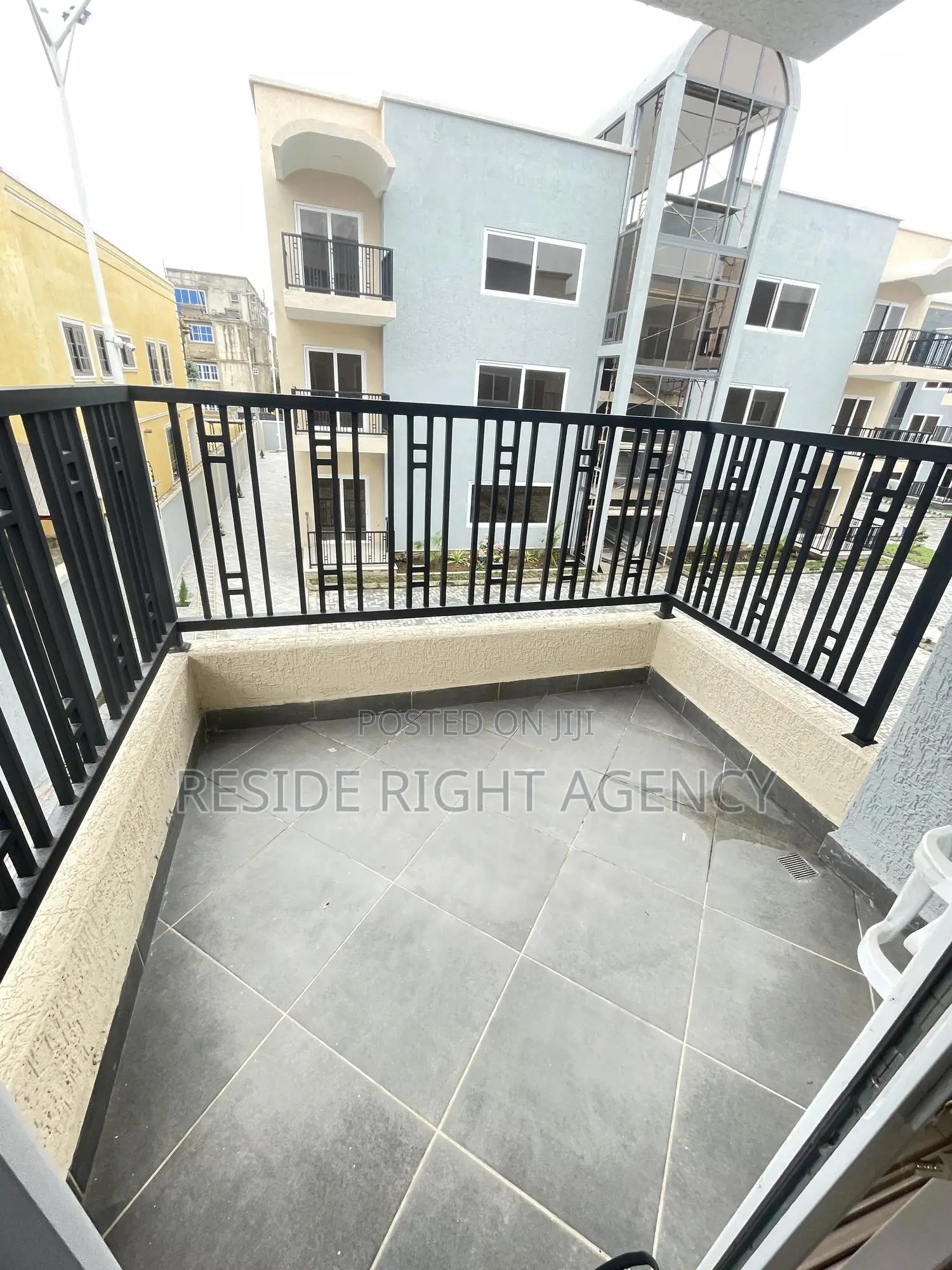 3bdrm Block of Flats in Pokuase for sale in Pokuase