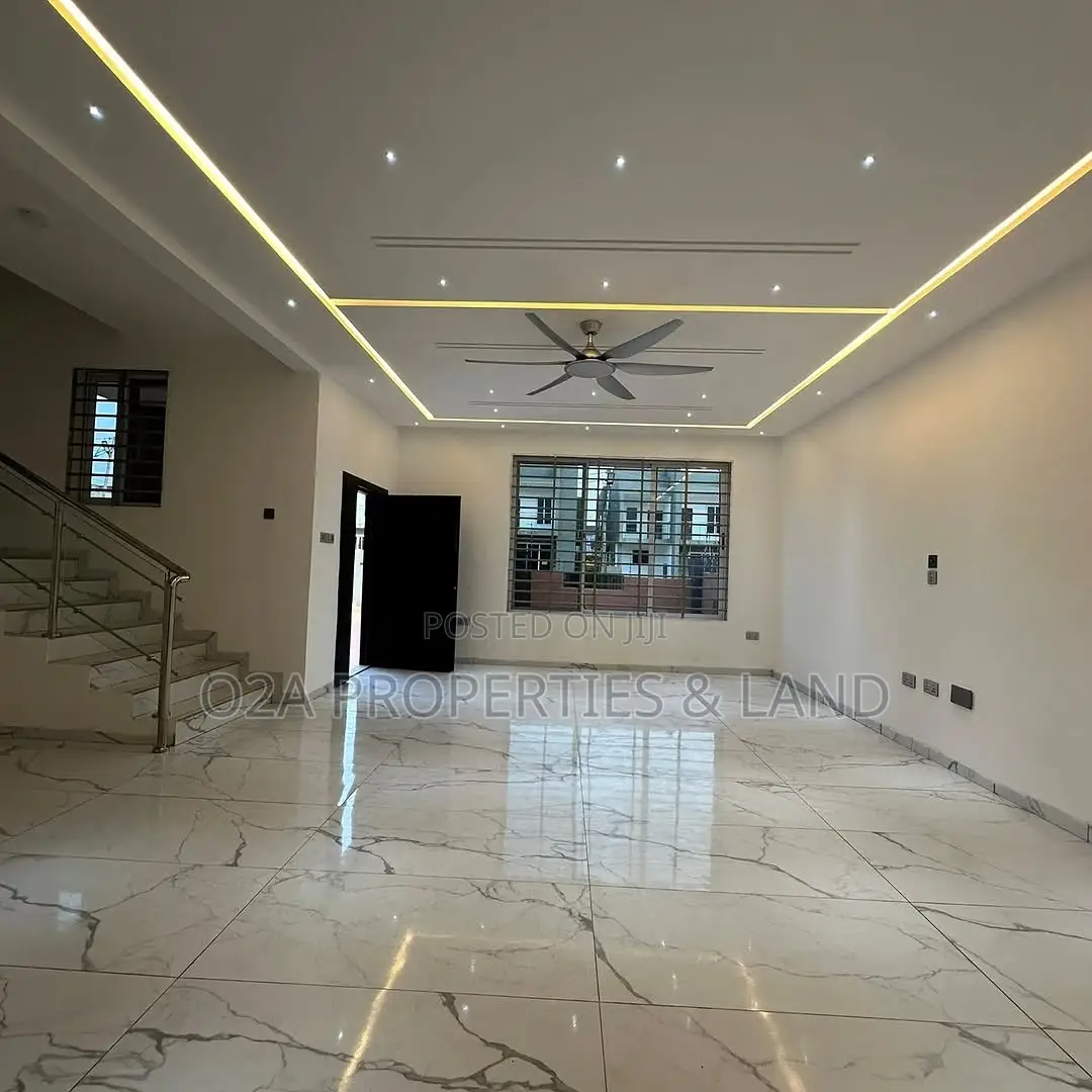 4bdrm House in Lakeside Estate for sale in Lake Side Estate