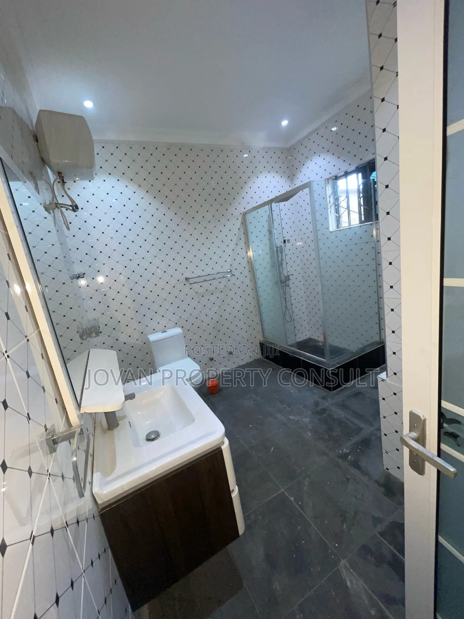 4bdrm House in Kwabenya for rent in Kwabenya