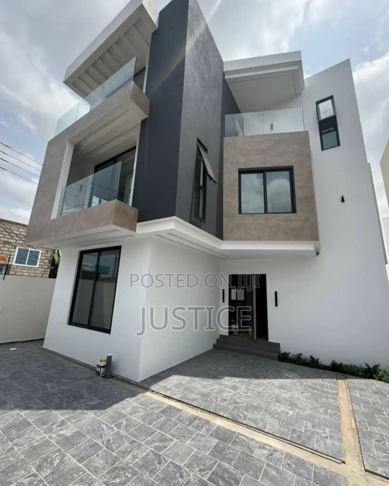 4bdrm House in Dzorwulu for sale in Dzorwulu