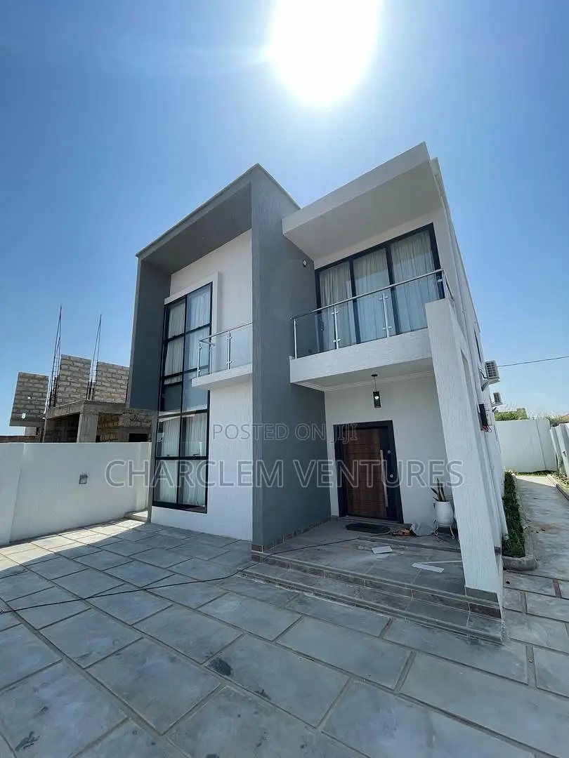 4bdrm House in Charclem Ventures, Accra Metropolitan for sale in Accra Metropolitan