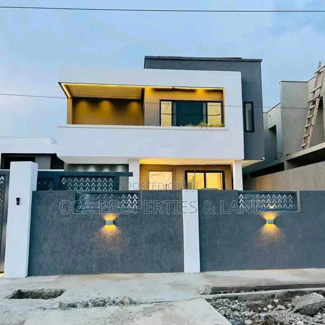 3bdrm House in Haatso, Antis for sale in Antis