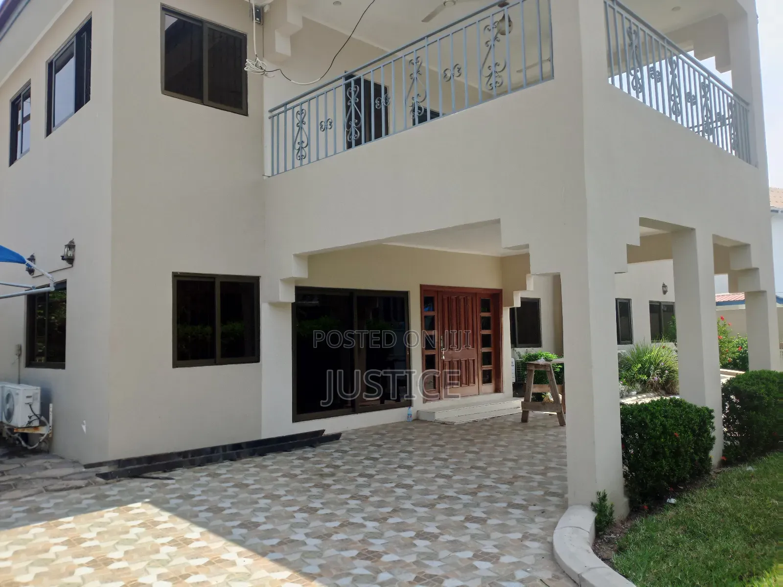 5bdrm Mansion in Cantonments for sale in Cantonments