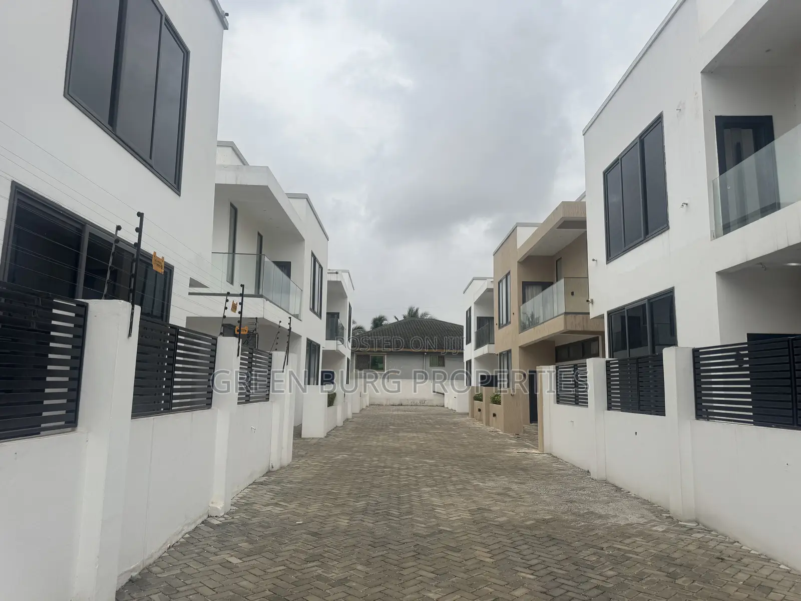 3bdrm Townhouse / Terrace in Green, East Legon for rent in East Legon