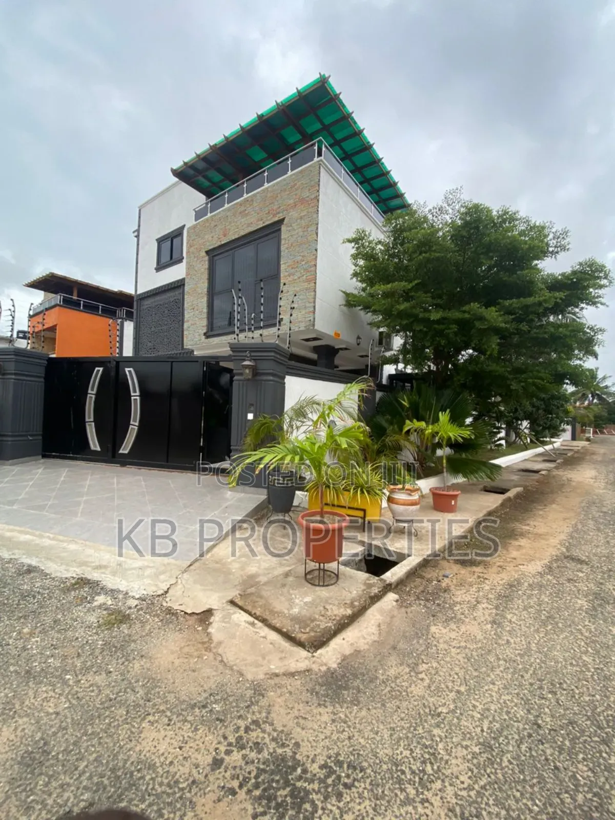 5bdrm House in Kb Properties, Spintex for rent in Spintex