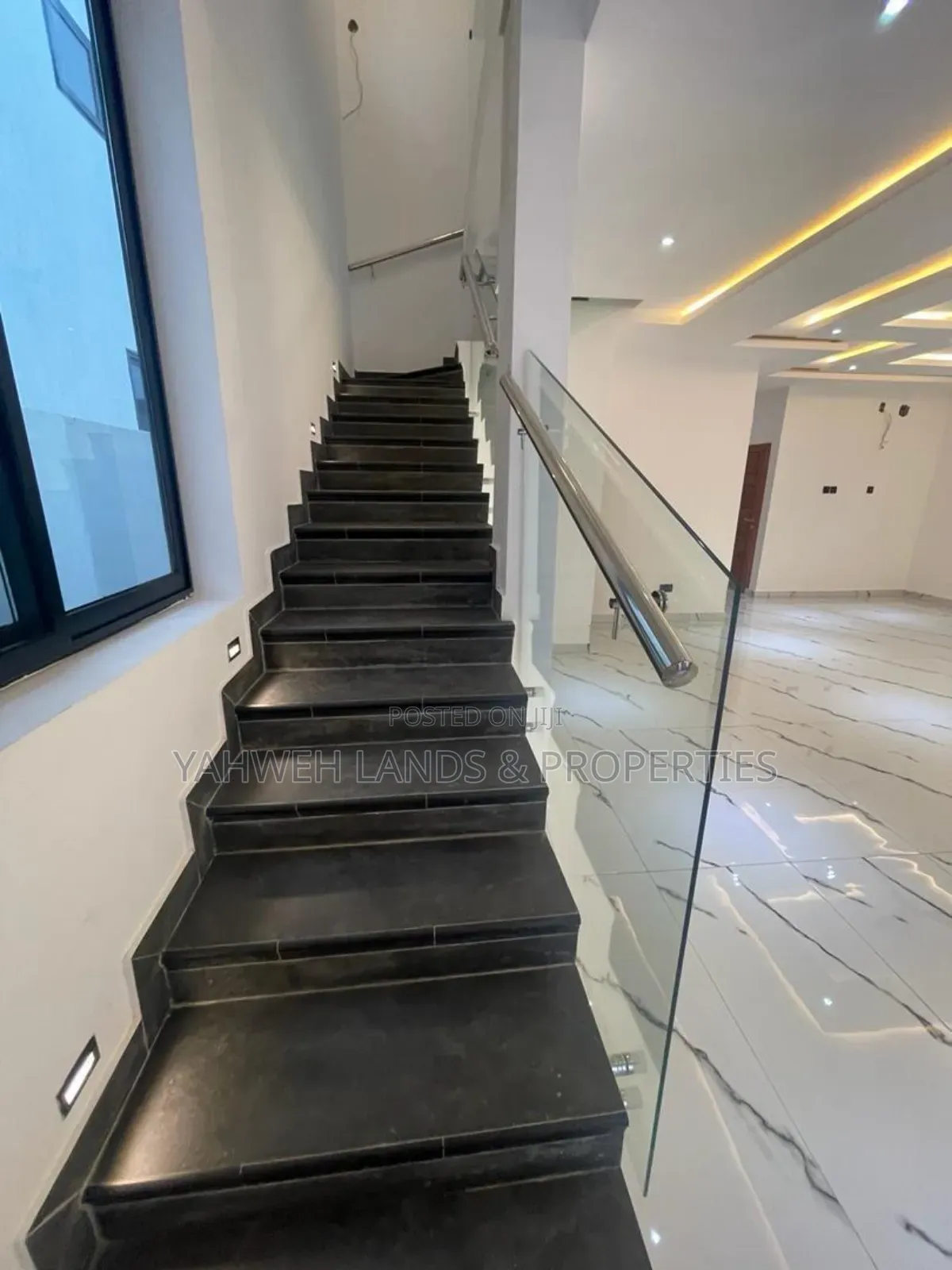 4bdrm House in Airport Residential Area for sale in Airport Residential Area