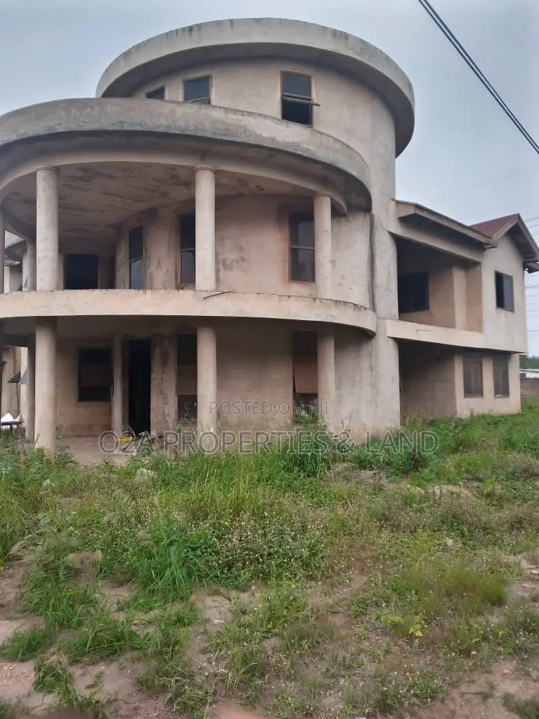 6bdrm House in Trassaco, Police Station for sale in Police Station