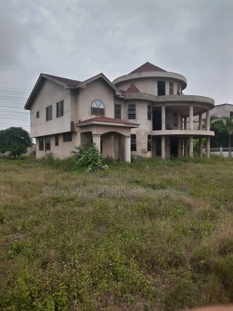 6bdrm House in Trassaco, Police Station for sale in Police Station